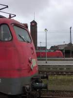 110 426-4 steht am 11.12.010 in Oldenburg Hbf