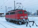 110 396-9 ruhte sich am Morgen des 28.12.2010 im Vorfeld des Leipziger Hauptbahnhofs zwischen Gleis 20 und 21 aus.