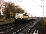 110 449-6 mit Ems-Leihe-Express RE 60 24011 Bentheim-Hannover auf Bahnhof Salzbergen am 06-11-1999.