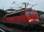 Die 110 470-2 stand am 07.01.2011 mit einem Leer-Park in Kln Hbf und wartete auf Abfahrt.