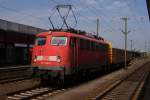 110 438-9 mit einem Messwagen in Hannover Hbf am 28.07.2011