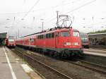 DB 110 425-6 mit einer N-Wagen Garnitur in Oberhausen Hbf am 12.8.2011