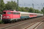 Die Stuttgarter 110 483-5 zieht den IC 2410 von Kln durch Dsseldorf Oberbilk nach Flensburg am 26.08.2011