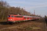 110 402-5 mit einer RB 35 nach Emmerich bei der Einfahrt in Dinslaken am 26.03.2012