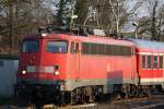 110 402 fuhr am 22.3.12 mit einem umgeiteten RB 35 Verstrker durch Ratingen-Lintorf.