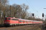 110 402 fuhr am 26.3.12 mit einem umgeleiteten RB 35 Verstrker bei der Durchfahrt durch Ratingen-Lintorf.