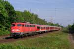 110 438-9 mit einer RB 35 bei der Einfahrt in Dinslaken am 13.05.2012