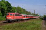 110 436-3 mit einer RB 35 bei der Einfahrt in Dinslaken am 13.05.2012