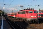 110 427-2 mit dem Leerpark des RB35 auf dem rtg Deutzerfeld in Kln Messe/Deutz am 06.11.2012