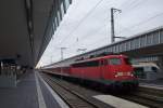 110 437-1 fuhr am 28.12.2012 mit einer RB von Mnster Hbf nach Emsdetten, hier in Mnster Hbf.