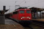 Noch fhrt sie, die 110 auf der RB 68: 110 437-1 verlie am 04.01.2013 mit RB 31776 den Bahnhof Rheine in Richtung Ziel: Salzbergen.