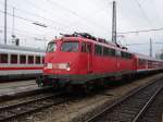 110 322-5 steht am 10.08.06 mit einer RB in München Hbf 