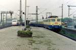 401 xxx als ICE 672  Markgraf  (Karlsruhe Hbf–Hamburg-Altona) und 110 436 mit Sonderzug zum Oktoberfest nach Mnchen am 25.09.1993 in Gttingen