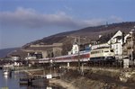 110 361 mit Autoreisezug  Christoforus  (Düsseldorf - München-Ost) in Rüdesheim am Rhein - 02.03.1996