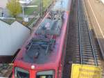 Der  Dachgarten  von 110 350-6, aufgenommen am 26.10.2003 von der Fugngerbrcke im Bahnhof Orschweier/Baden