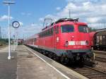 Die Br.110 408-2 bei der Einfahrt des Bahnhofes Aalen, dieser Zug kam aus Donauwrth  und fuhr bis nach Aalen und anschlieend wieder zurck nach Donauwrth.
