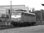 110 426-4 vor 9 Jahren (02.06.98) im Aalener Bahnhof...HALT! Dies ist ein Fake - das eigentliche Datum ist 02.06.07! An dem Tag erfolgte ein Tfz-Wechsel fr eine Donauwrther RegionalBahn-Garnitur: 110 426-4 lste 110 503-0 ab. 503-0 fuhr am selben Tag wieder zurck nach Stuttgart. Den Grund dafr kenne ich nicht...(Bearbeitet mit MS PhotoDraw)