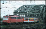 110397 verläßt hier am 9.5.2001 mit einem RB die Hohenzollernbrücke in Köln und fährt in den HBF Köln ein.