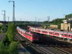 Eine 110er kommend mit einem RE aus Donauwrth bei der Einfahrt in den Bahnhof Aalen.