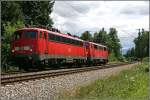 Die Mnchener 110 347-2 bringt die Mnchener 111 035-2 als LZ in die Bayerische Landeshauptstadt. (27.06.07)
