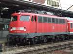 110 471-0 Bgelfalte, ist soeben aus Geislingen (Steige) in Plochingen eingefahren. (19.07.2007)