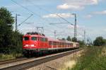 110 352 mit RE 37030 bei Hattenhofen (13.07.2007)