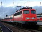 110 292 am 5.9.2007 mit RE von Regensburg Hbf nach Mnchen Hbf bei der Ausfahrt aus Landshut Hbf.