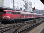 Die 110 418-1 stand am 30.November 2007 mit einem Regionalzug im Bahnhof Ulm Hbf.