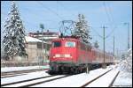 110 416-5 zur winterlichen Vormittagszeit des 24.03.08 mit RB 37151 von Aalen nach Donauwrth auf Gleis 2R des Goldshfer Regionalbahnhofs.