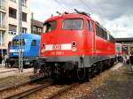 110 338-1 in roter Farbgebung  anllich 80 Jahre Bahnwerk in Erfurt