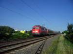 110 300 im Juni 2008 unterwegs mit einem RegionalExpress in Richtung Bingen. Aufgenommen bei Mainz-Mombach, Juni 2008.
