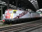 Wissenschaftszug mit der 110 329-0 im Hbf der Unistadt Aachen. Aufgenommen am 15/05/2009.