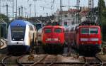 Drei Generationen des Nahverkehrs: Metronom, 110 480-1 und 111 134-0 in Bremen Hbf.