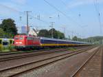 110 200-3 mit 13 NL-Wagen aus Venlo auf dem Weg in den Dortmunder Bbf. hier in Kln West.(22.09.2009)