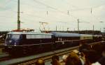 110 348-0 mit Autoreisezug auf der Fahrzeugparade  Vom Adler bis in die Gegenwart , die im September 1985 an mehreren Wochenenden in Nrnberg-Langwasser zum 150jhrigen Jubilum der Eisenbahn in Deutschland stattgefunden hat.