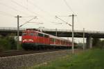 110 403 zog am 08.05.2010 einen RE von Hannover nach Wolfsburg in der nhe von Immensen Arpke