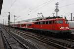 110 463 zog am 15.05.2010 einen Fuballsonderzug von Bremen nach Berlin Zoo hier beim Halt in Hannover HBF