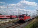 120 135 bringt den IC 1861 (Urlaubsexpress) nach Rostock Hbf und 110 324 steht mit bahn-tourist Express im Bw Dalwitzhof und wartet auf den nchsten Einsatz.
20.08.2010