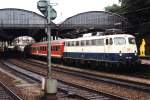 110 395-1 mit RB 8421 Kln Deutz-Mnchengladbach auf Aachen Hauptbahnhof am 13-07-1998. Bild und scan: Date Jan de Vries.