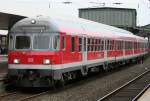 Die 110 497-5 schiebt den Fuballsonderzug zur berfhrung nach Oberhausen durch Duisburg HBF am 12.11.2010