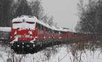 Vor nur zwei Tagen ein Freudentag und nun ein Trauertag. Am 26.12.2010 in Opladen beim Bender, die 110 466-0, mit weiteren Loks der BR 110, 140 und 143. Ausserdem war die Kastenzehner 110 231 auch noch da.