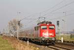 110 455-3 mit RE10460 nach Aachen bei der Durchfahrt in Herrath, 3.3.11