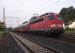 110 493-4 steht am Morgen des 6. Julis 2011 mit dem DZ 2752 nach Potsdam Hbf auf Gleis 2 in Kronach.