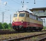 Lokparade im DB Museum Koblenz-Ltzel am 21.05.2011 zu dessen 10 jhrigen Bestehen.
113 311-5.  Sie wurde am 8. Januar 1964 mit weinrot-beige Farbgebung in Nrnberg als E10 1311 in Dienst gestellt. Sie hatte Schnellfahr-Drehgestelle erhalten mit denen sie 160 km/h fahren konnte. Sie war zunchst als TEE-Lok im Einsatz und in ihren 40 Dienstjahren in Nrnberg, Heidelberg, Frankfurt, Dortmund und Mnchen beheimatet. 
