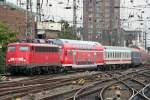 Die glnzende Frankfurter 110 441-3 zieht den PbZ 2476 von Frankfurt nach Dortmund Richtung Kln Deutzerfeld am 04.09.2011