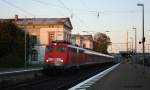 110 469 mit dem RE von Nienburg nach Hannover am 14.10.11 in Wunstorf.