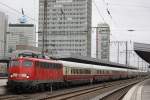 110 469 fuhr am 31.3.12 mit dem TEE Rheingold von Kln Hbf nach Emden.Hier bei der Abfahrt in Essen Hbf.