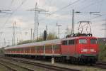 110 457 schiebt am 20.4.12 einen umgeleiteten RB 35 Verstrker durch Ratingen-Lintorf.