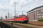 110 489-2 vor der Bereitstellung des PF-2651 in Bremen. 04.07.2012.