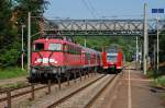 Regionalbahn-Kreuzung in Kirchberg (Murr): 110 446-2 trifft mit ihrer RB nach Marbach auf einen 425 als RB Richtung Backnang. Aufgenommen am 29.6.2012, dem letzten Einsatztag der BR 110 auf dieser Strecke.